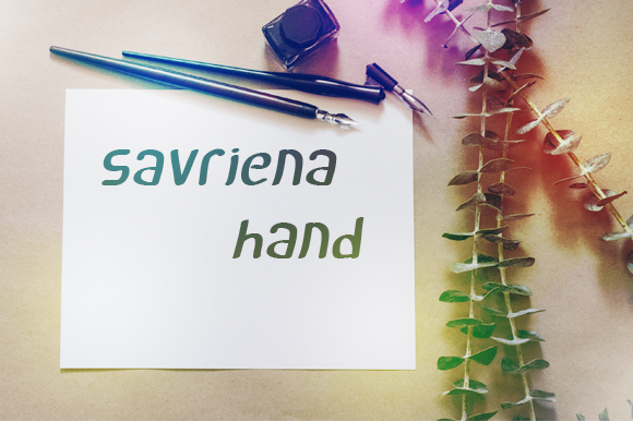 Savriena Hand Font